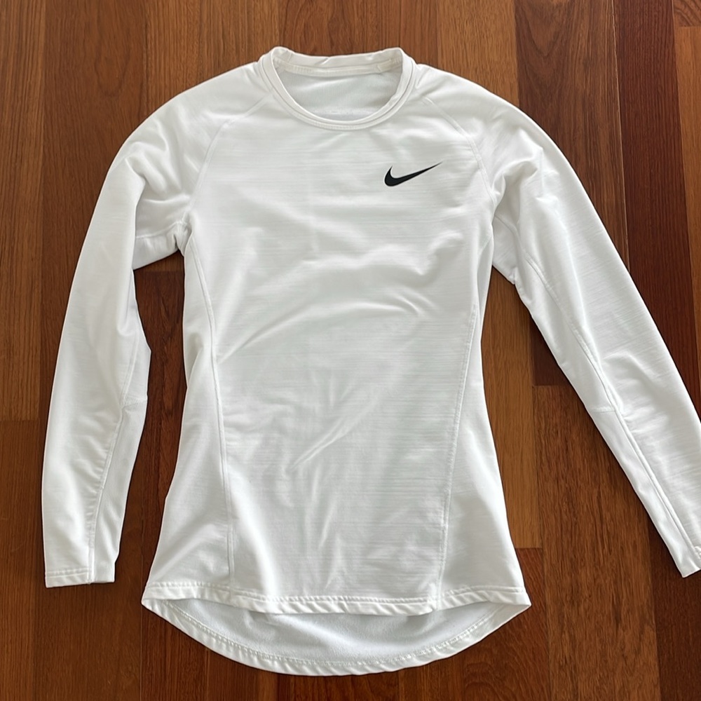 NIKE dri-fit white shirt Size M